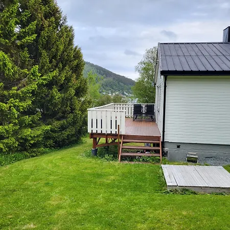 House With Terrace And A Big Garden In Centrum Of Lyngseidet