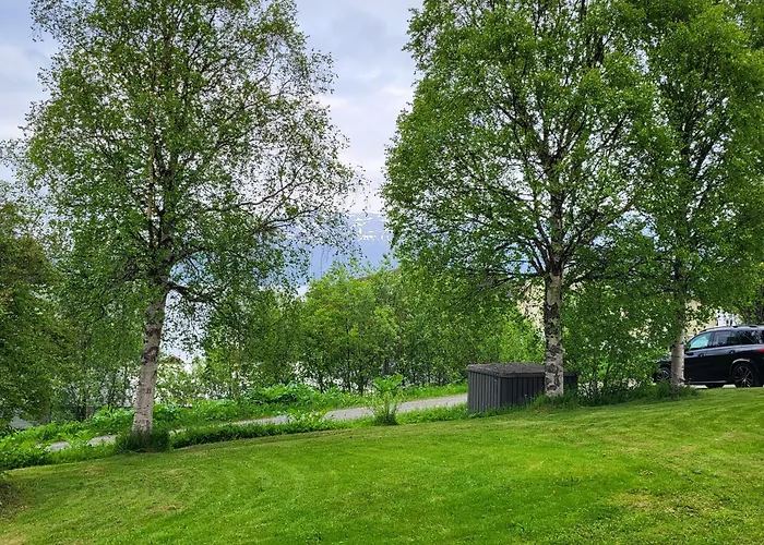 別荘 House With Terrace And A Big Garden In Centrum Of *