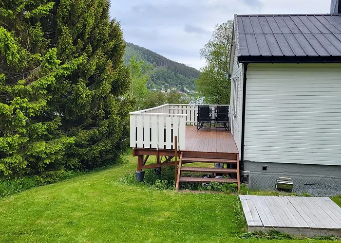 House With Terrace And A Big Garden In Centrum Of Lyngseidet